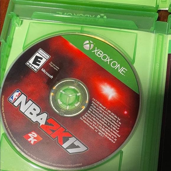NBA 2K14 and NBA 2K17 Xbox One Game Bundle - Picture 10 of 16
